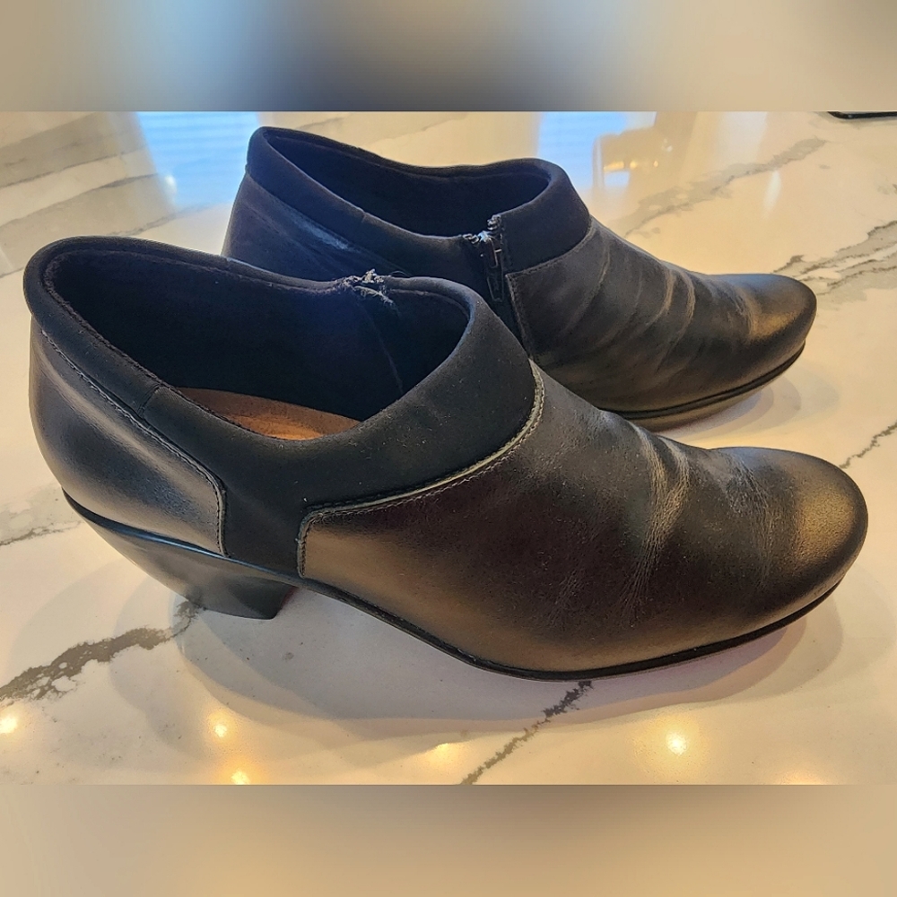 NAOT Women's Black Leather Side Zip Ankle Boot Size 41 (runs a little small)